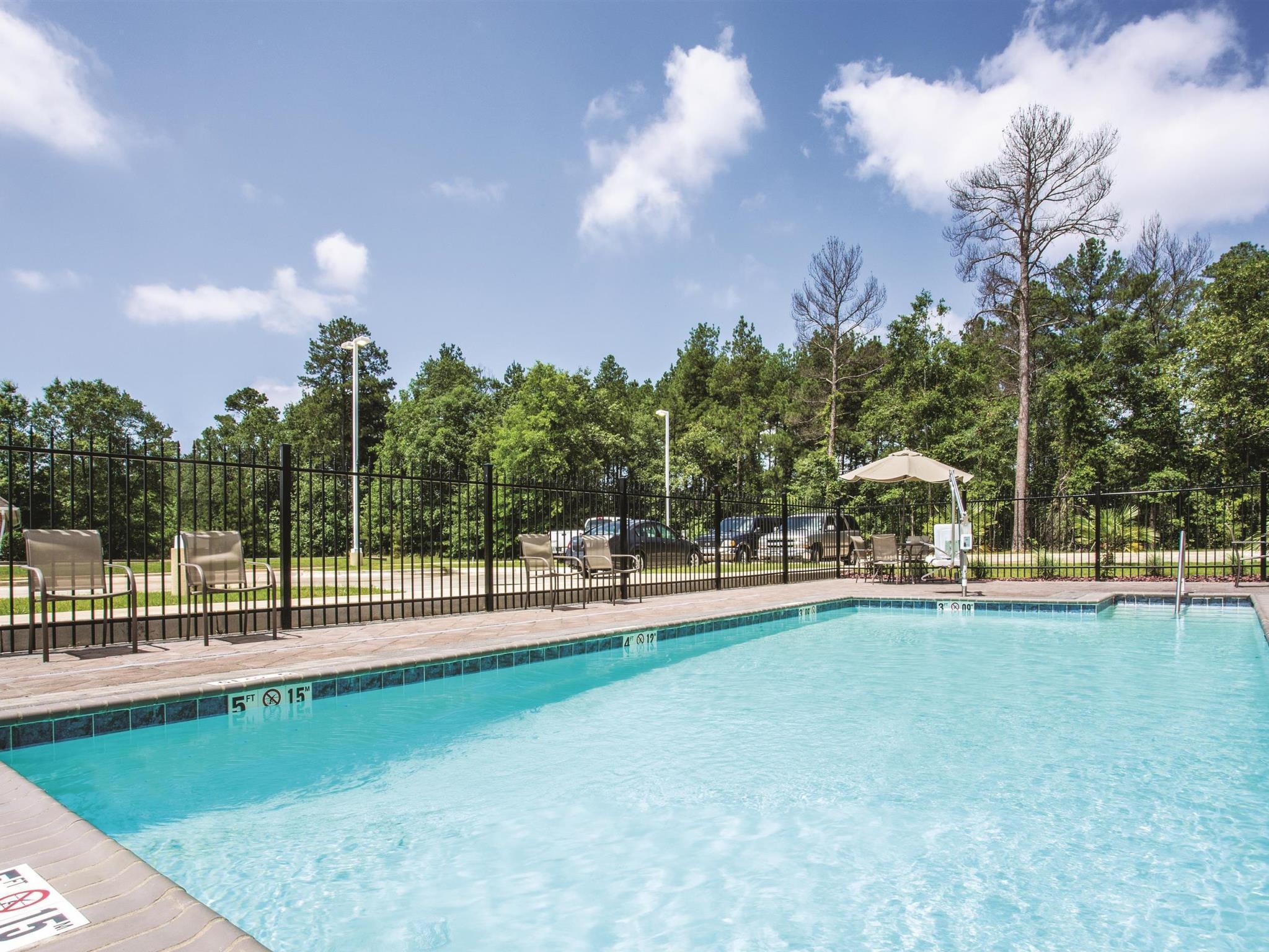 La Quinta By Wyndham West Monroe Hotel Exterior photo