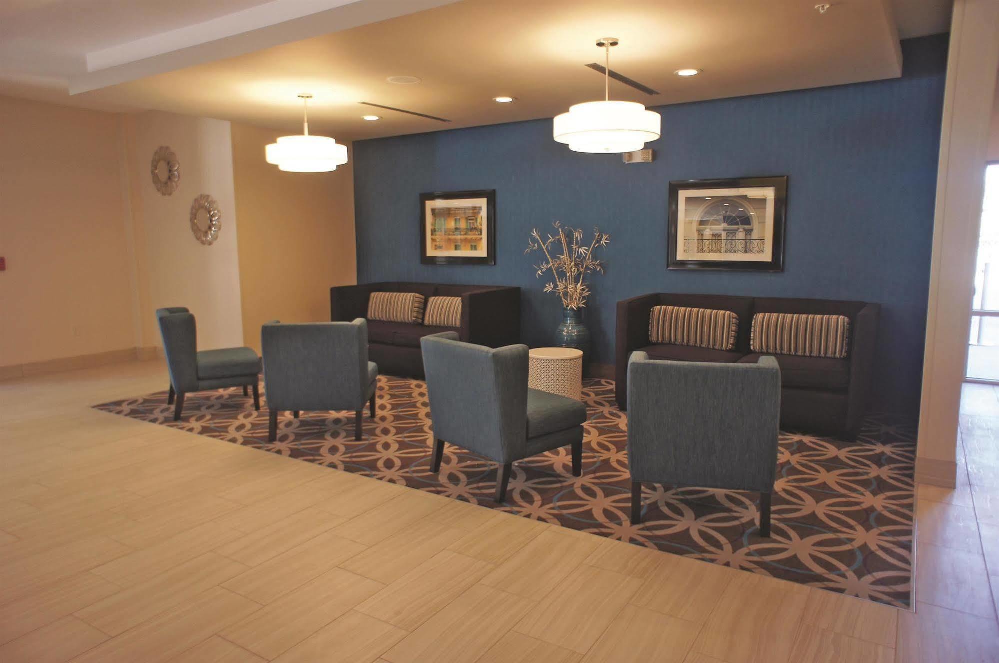 La Quinta By Wyndham West Monroe Hotel Exterior photo